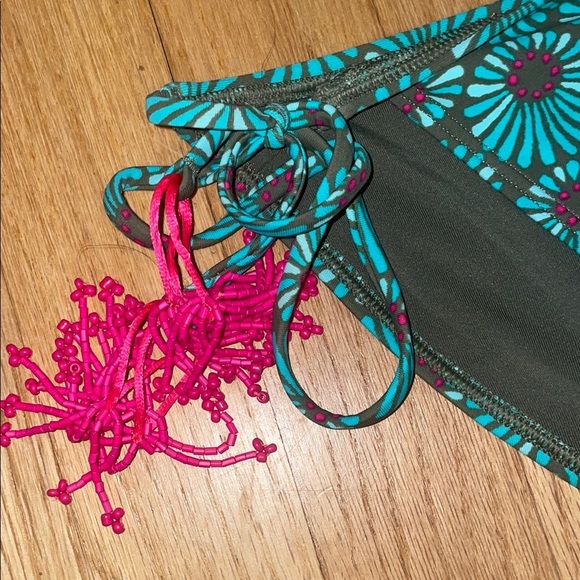 Aerie Vibrant Teal Bikini with Pink Accents - Picture 6 of 8